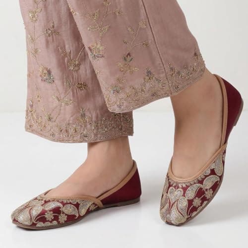 CatBird Women Embroidered Ethnic Jutti Slip-On Traditional Punjabi Mojari Flat Comfortable Festive & Wedding Footwear|8UK 5