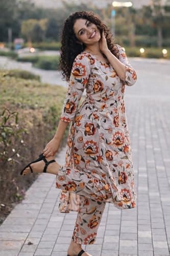 Women’s Floral Printed Kurta Pant Set – Stylish Ethnic Co-Ord Set for Daily & Casual Wear (in, Alpha, 2XL) Off White 4