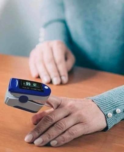 AMAN MED Fingertip Pulse Oximeter with Digital Thermometer 2