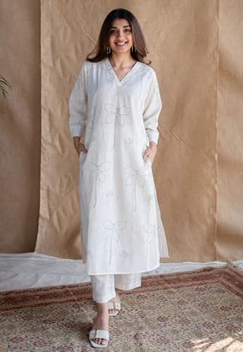 IKLO Natural White Dabu Slub Cotton Hand Printed Co-Ord (Set of 2) 5