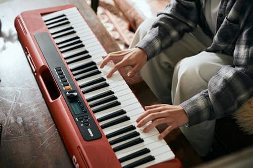 Casio Casiotone CT-S200RD – 61-Key Portable Keyboard for Beginners | 400 Tones, 77 Rhythms, LCD Display, Dance Music Mode, USB-MIDI, Stereo Speakers | Includes Power Supply & Music Rest | Red 5