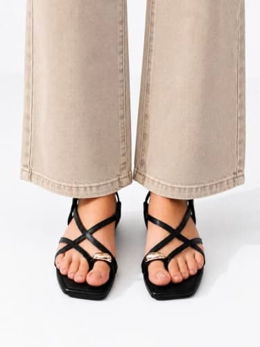 Indifeet Women Toe Ring Flat Sandals, Ankle Strap Slingbacks, Black, UK 6 3