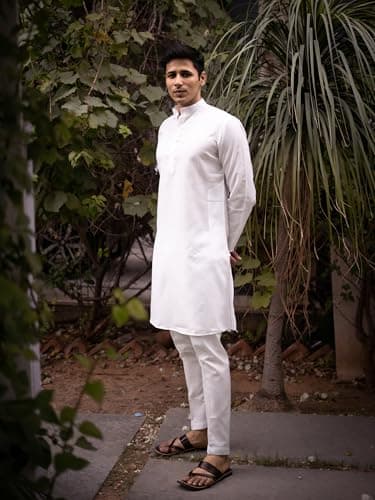hitch India Men's White Kurta Pajama Set Traditional Indian Ethnic Wear Full Sleeves Mandarin Collar (in, Alpha, L, Standard, White) 4